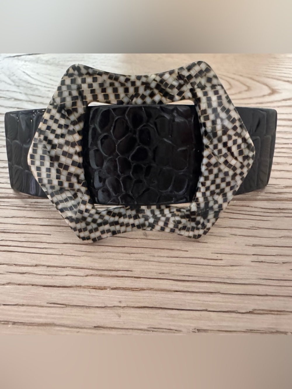 Laurent Oliver France Hair
Barrette/Clip